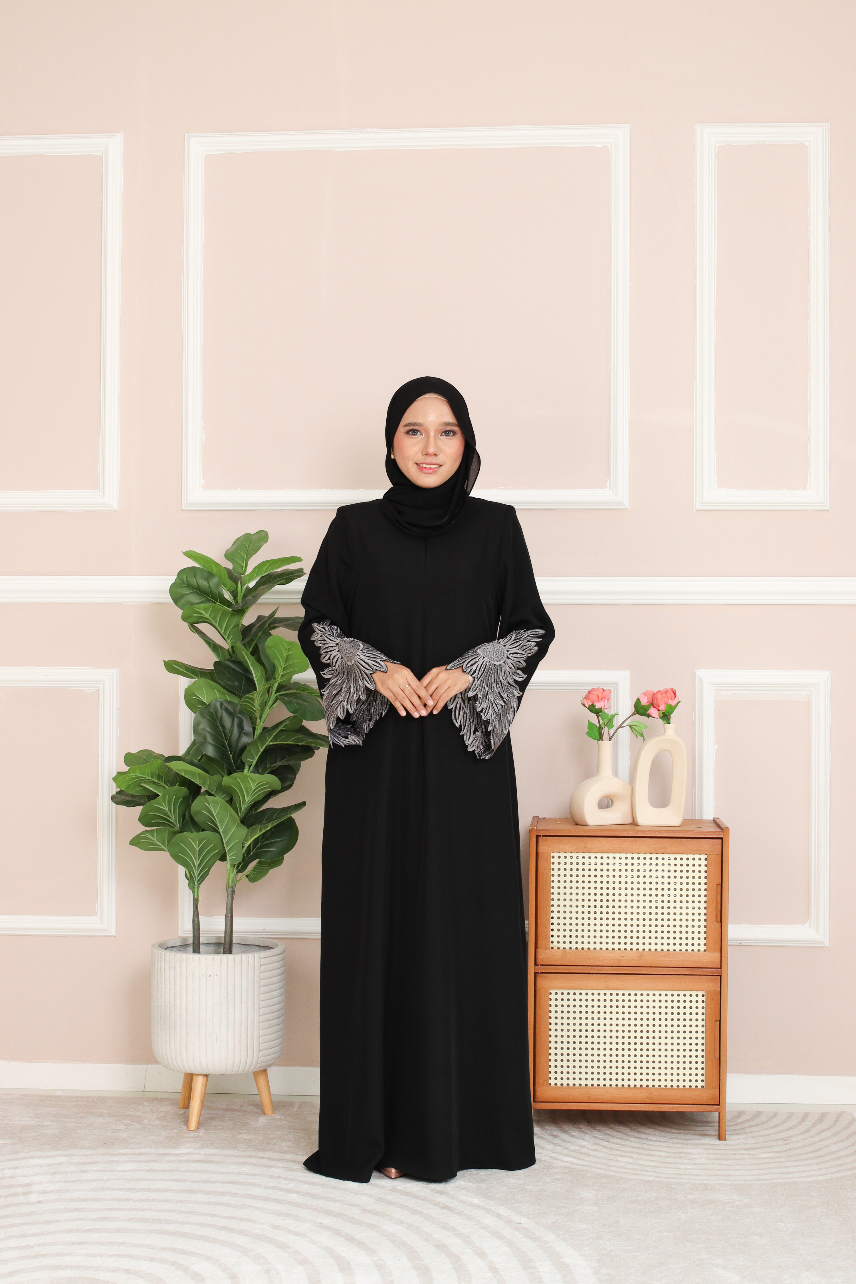 ABAYA DHIA- Black Silver