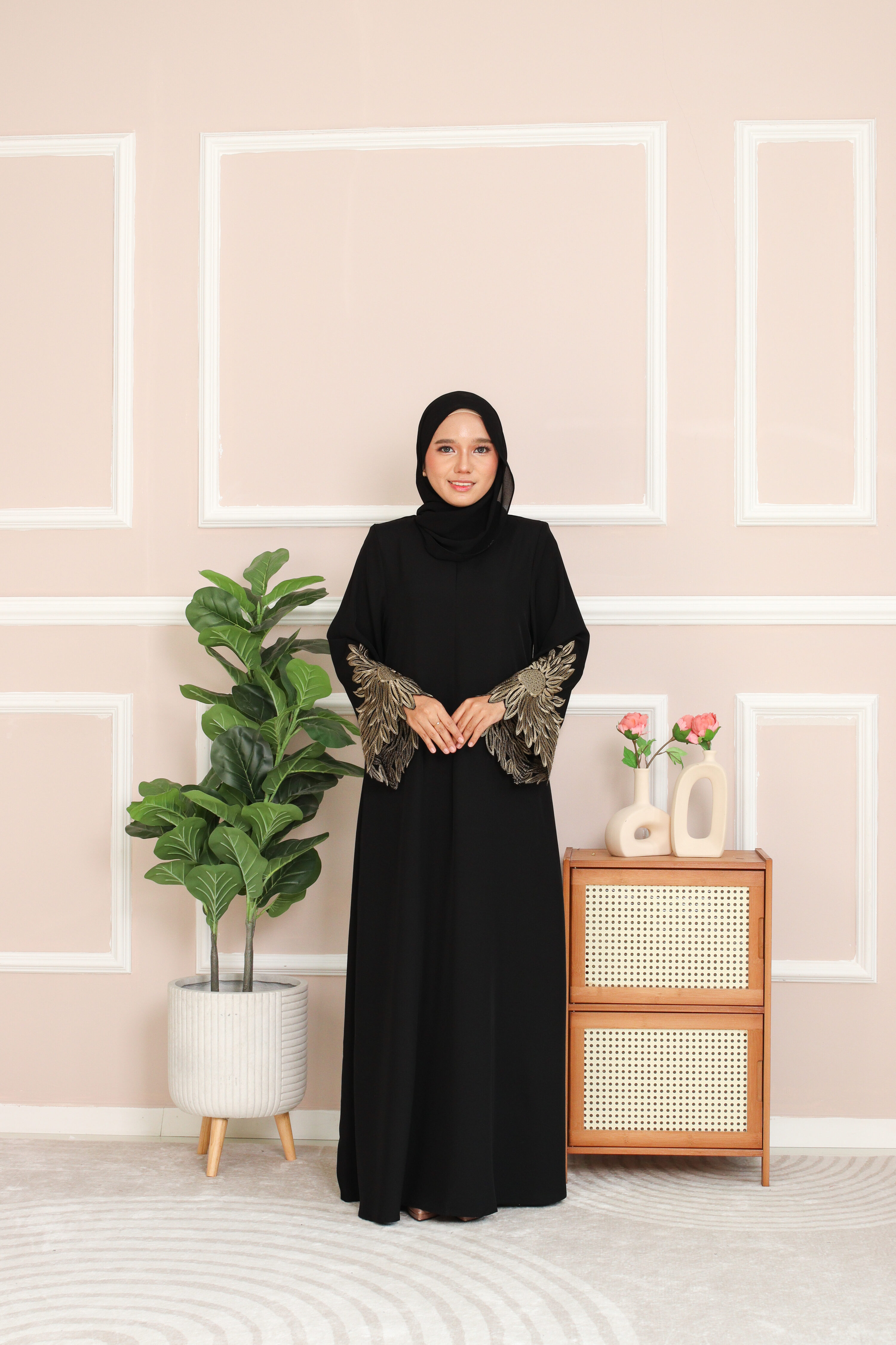 ABAYA DHIA- Black Gold