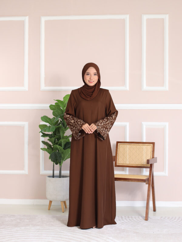 HUDA JUBAH - Rich Brown