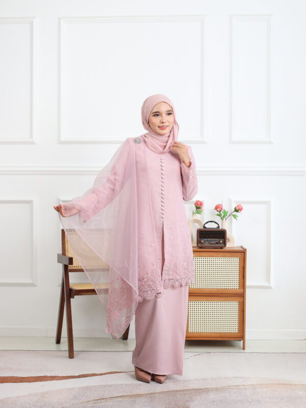MARISSA KURUNG + SHAWL