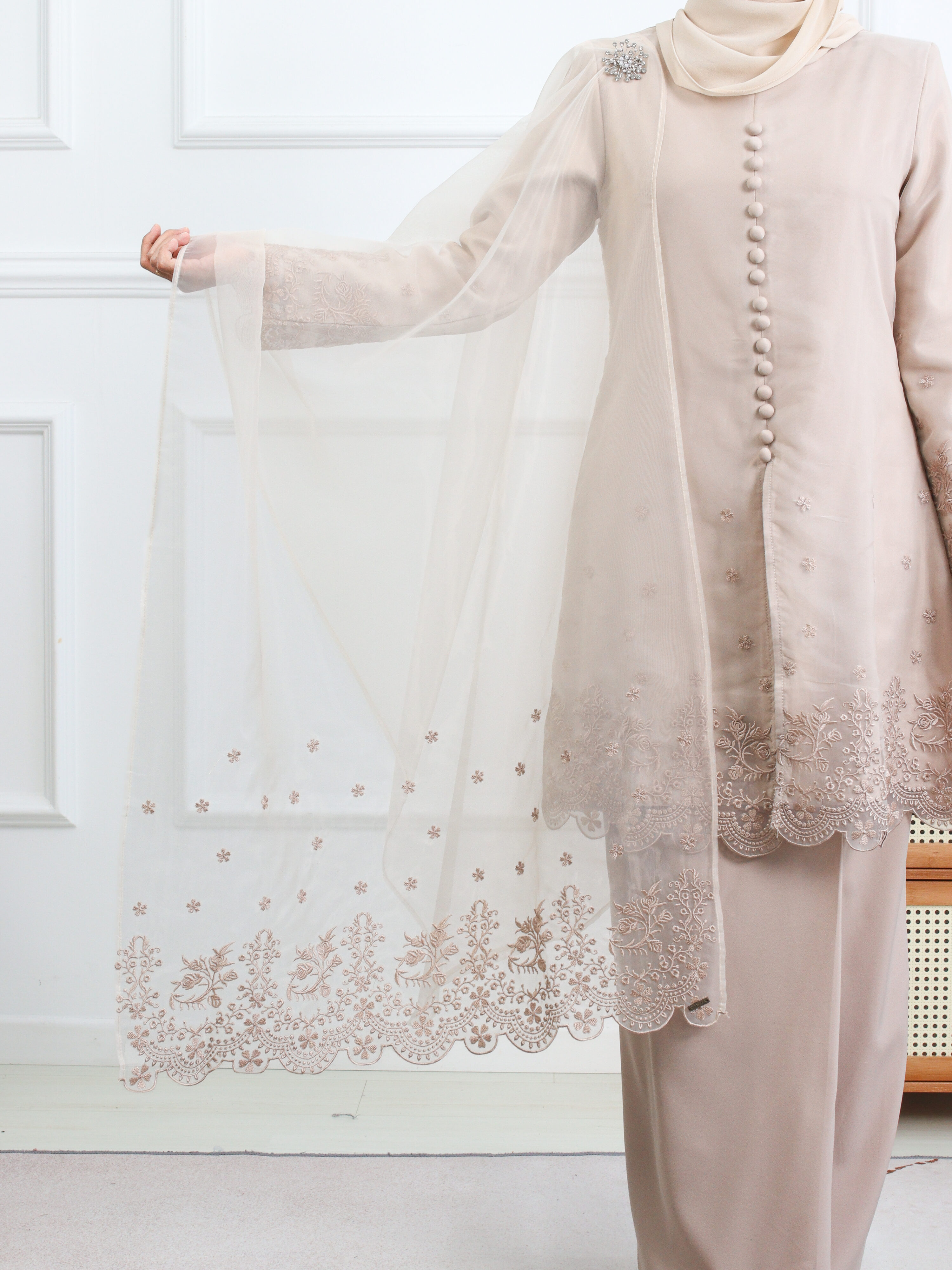 MARISSA KURUNG + SHAWL