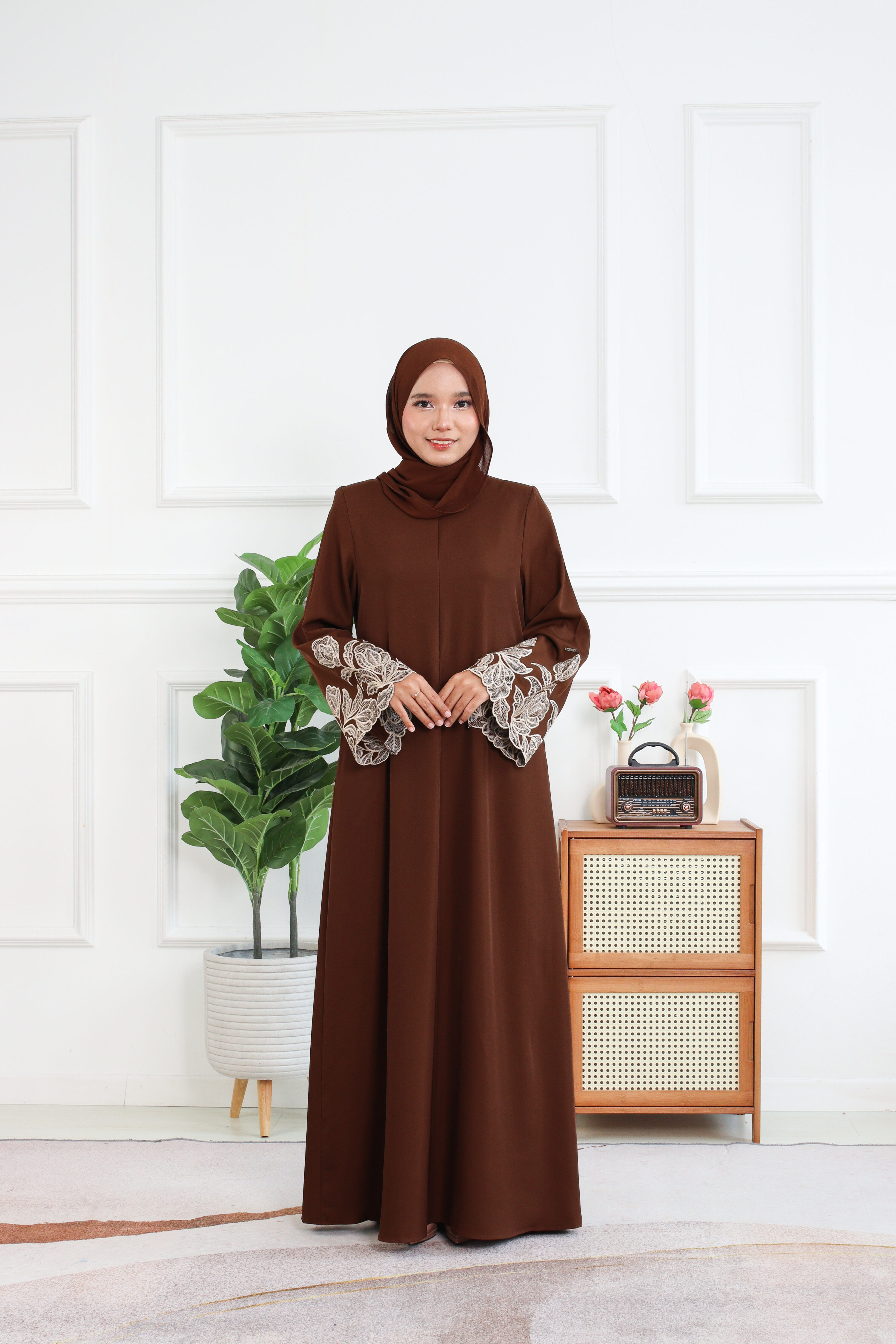 ABAYA THEA - Rich Brown